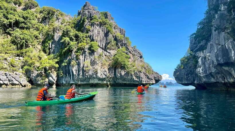 Private boat- Lan Ha Bay Half Day Tour with kayaking - Floating Fishing Villages, Fish Farms, and Turtle Islets