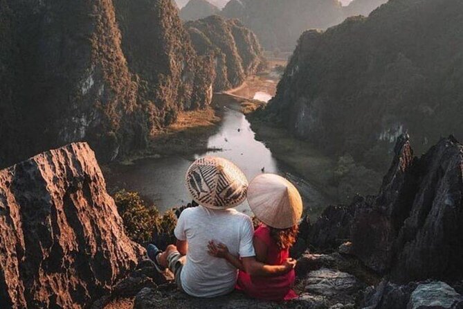 Private Full-Day Boat Tour on Trang An Wonders: Mua Caves, Hoa Lu - A smart way to link three UNESCO sights in one day