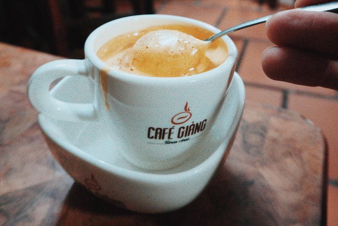 Private Hà Nội Coffee History Tour - Coffee-shop etiquette: the sharing-cup moment that locals expect