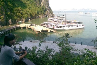Private Halong Bay Sailing Cruise from Hanoi - Thien Cung (Heavenly Cave): walking the wooden way into the rock