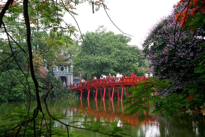 Private Hanoi City Discovery Full-Day Guided Tour - Morning at the Ho Chi Minh Mausoleum complex and One Pillar Pagoda