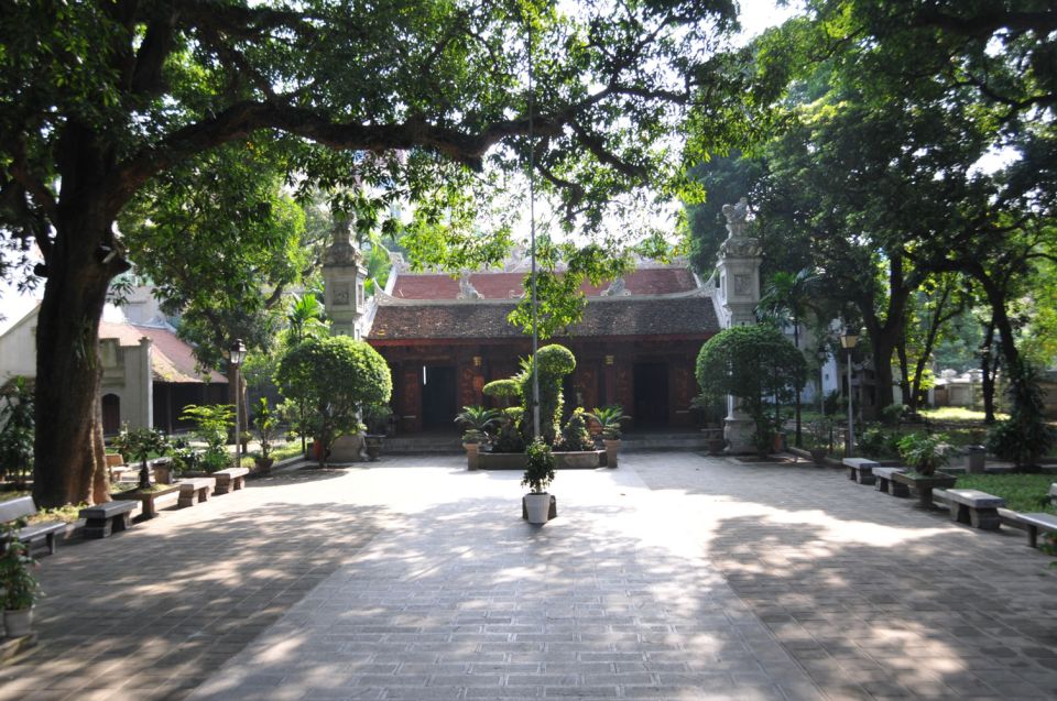 Private Hanoi City Tour: HoChiMinh Mausoleum & Water Puppet - Quan Thanh Taoist Temple: one of Hanoi’s Four Sacred Temples