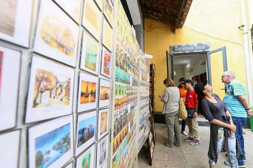 Private Hanoi: Crowd-free Morning Highlights - Temple of Literature: history you can actually walk through