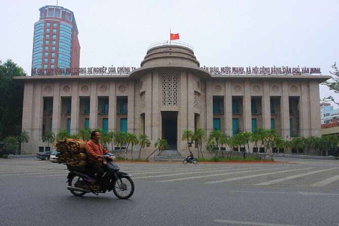 Private Hanoi Half-Day Tour: Train Street and Must Visit Places - Ba Đình Square: you see the Mausoleum area, but you won’t go inside