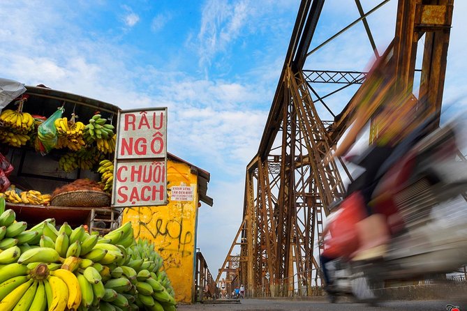 Private Hanoi Motorbike Sightseeing and Food Tour - Duờng Tau Railway Street: See the Cafe-and-Track Contrast Up Close