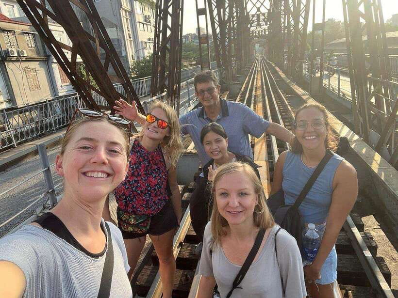 Private Hanoi Walking Tour with visit Train Street - Long Biên Bridge and the Red River: more than a postcard