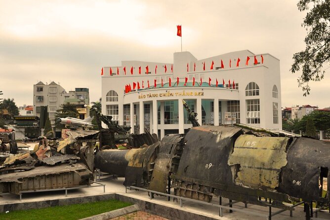 (Private) Hanoi War Sites Tour - Hữu Tiep Lake and the Downed B-52: the air-war story through wreckage and exhibits