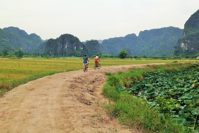 [Private] Tam Coc Boat-ride & Bich Dong Pagoda - Day tour - Why this Tam Coc + Bich Dong combo works as a full-day escape
