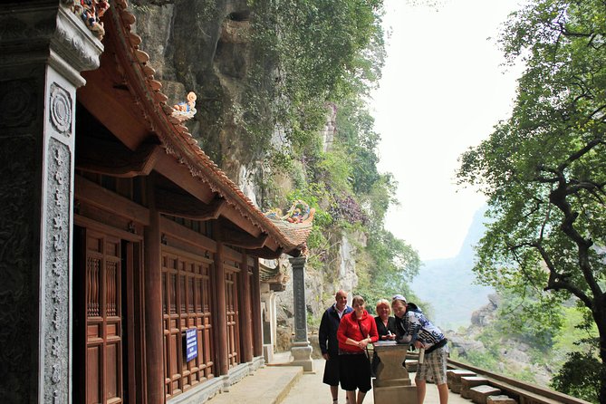 [Private] Tam Coc Boat-ride & Bich Dong Pagoda - Day tour - Timing and crowd control: a tour that tries to keep you comfortable