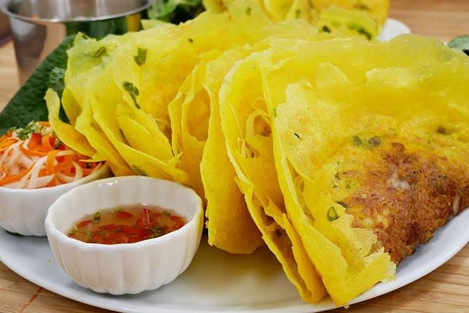 Private Tour: Hanoi Street Foods - Train Street - Hidden Gems - Stop 4: Train Street entrance and the Hanoi rail-at-street-life moment