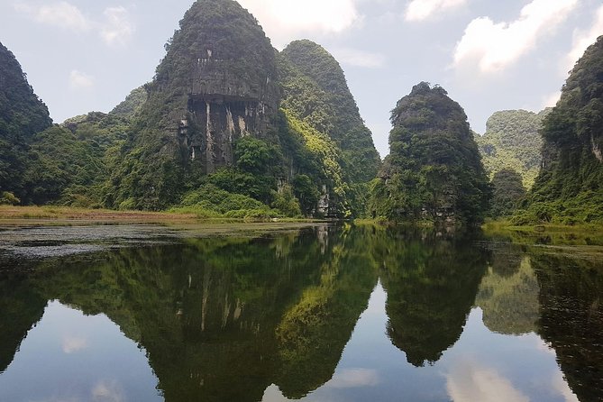 [Private] Trang An Boat Ride and Hoa Lu Temples - Day tour - The 7:30am start: getting out of Hanoi without stress