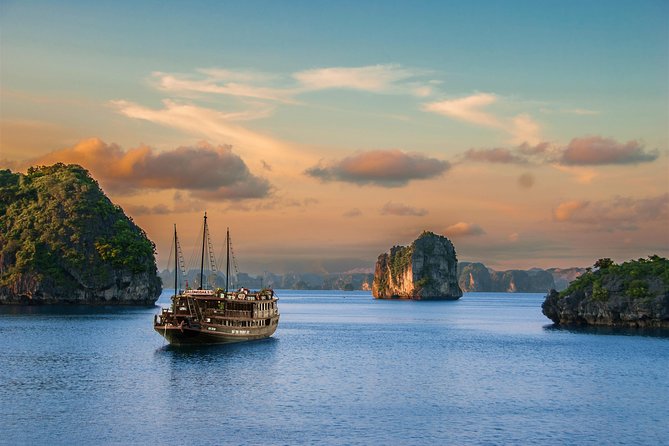 Private transfer between Hanoi and Halong - Arrival: getting dropped where you can keep moving