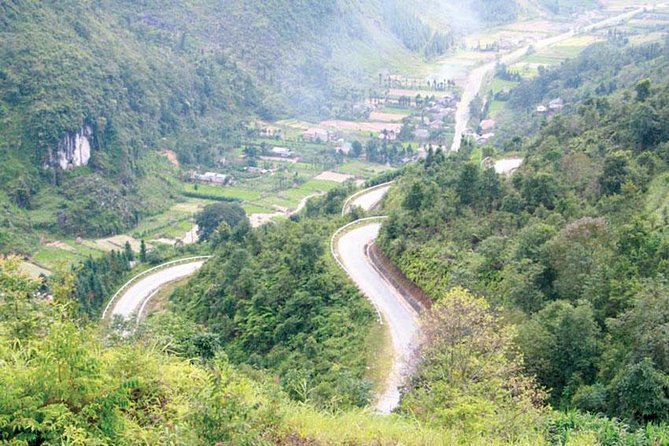 Private Transfer Between Lao Cai Train Station and Sapa Town - Inside the Car: Comfort, Quiet Expectations, and the Expressway Time Saver