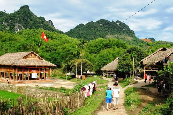 Private Transfer Hanoi <=> Mai Chau One Way (Free hotel pickup) - The Hanoi to Mai Chau run: why people pay for a private car