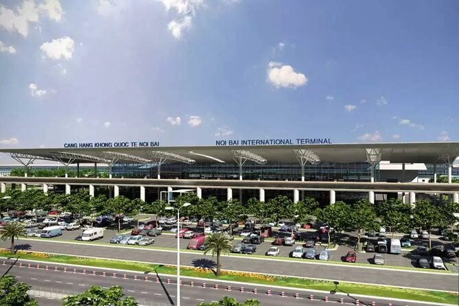 Private transfer Noi Bai Airport (HAN) - Hanoi City Center - Driver and vehicle: what you’ll actually feel during the ride