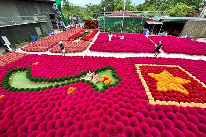 Quang Phu Cau Incense the Traditional Villages Group Tour - Quảng Phú Cầu incense village: photos with real daily rhythm