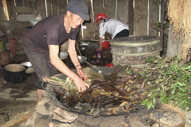 Red Dao village trek and Herbal bath - Herbal smoke baths: how to make the end of the trek work
