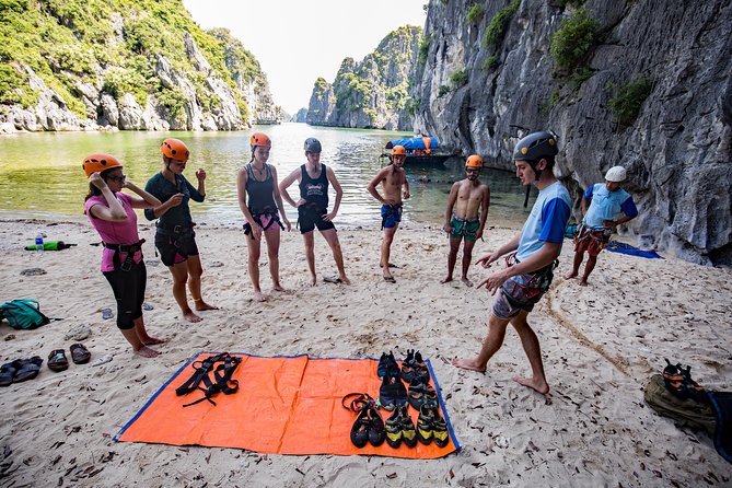 Rock Climbing Tour at Moody Beach - Moody Beach and Lan Ha Bay: the setting for your climb