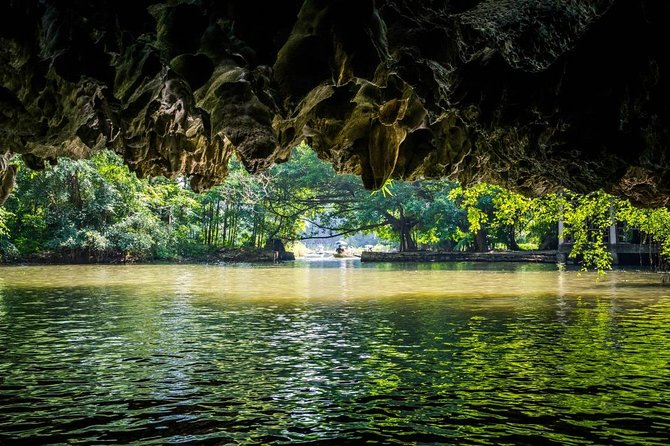 Round-Trip Hanoi to Ninh Binh Private Vehicle Charter - Want extra context? Hire a city guide, or go DIY smart