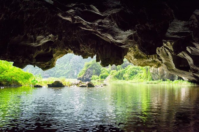 Round-Trip Hanoi to Ninh Binh Private Vehicle Charter - Hanoi to Ninh Binh: what the ride actually feels like
