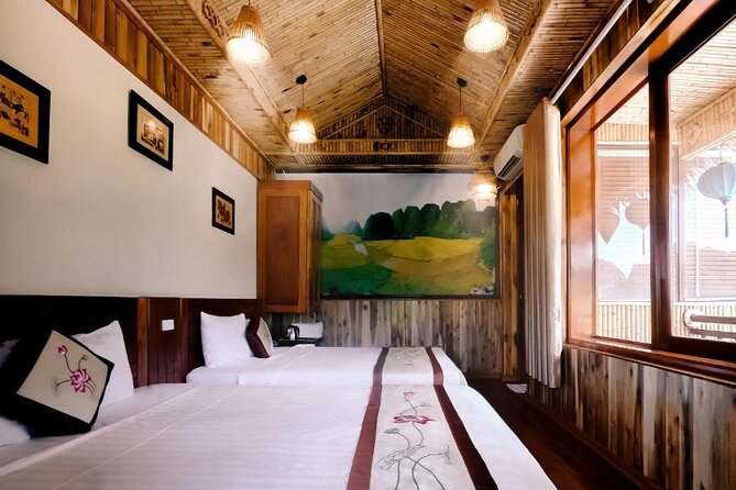 Roundtrip: HaNoi - NinhBinh - LanHa Bay on 5-Star Cruise 3days - Guides, group size, and why communication can shape the whole trip