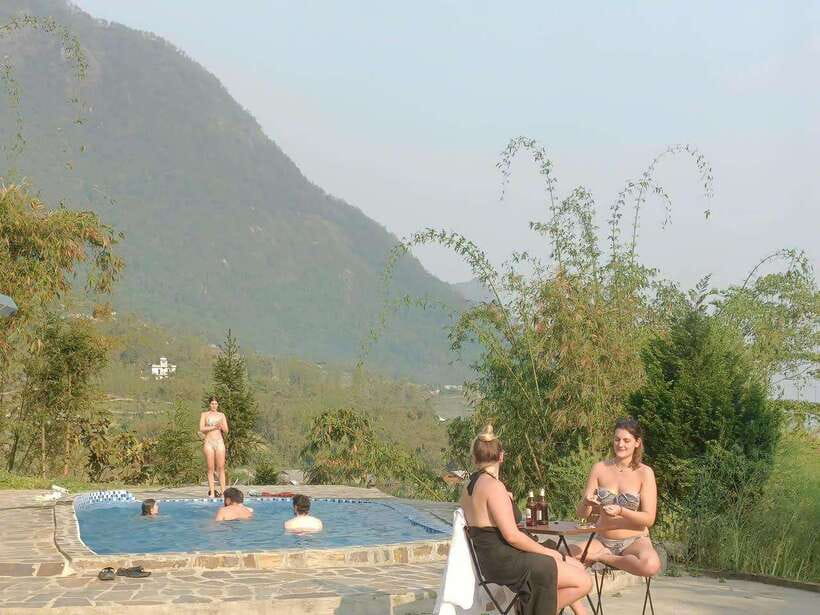 Sapa: 2-Day Local Guided Valley Trek with Night Homestay - Meeting at Massage Lits and the smart luggage plan
