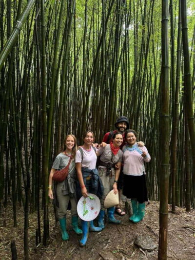 Sapa: 2-Day Local Guided Valley Trek with Night Homestay - Day 1: Sa Seng mountain views and Hang Da costume-making