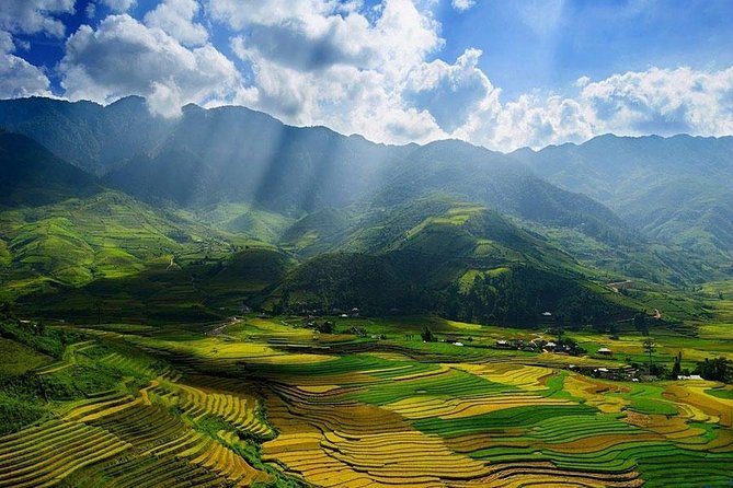 Sapa 2 Days 1 Night Bac Ha Market Tour (Overnight In Hotel) - What to Watch Out For: Early Starts, Group Pace, Weather