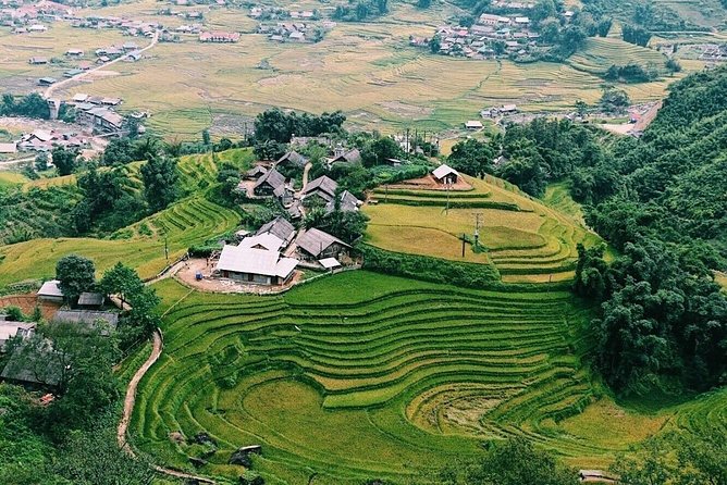Sapa 2 Days 1 Night Tour From Hanoi By Bus (Hotel Overnight) - Day 2: Rice-terrace villages around Muong Hoa valley