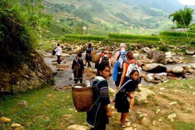 Sapa 3 Days Trekking Tour (1 Night in Bungalow, 1 Night In Hotel) - Day 1 in Sapa: Cat Cat Waterfall Trek and Black H’Mong Daily Life