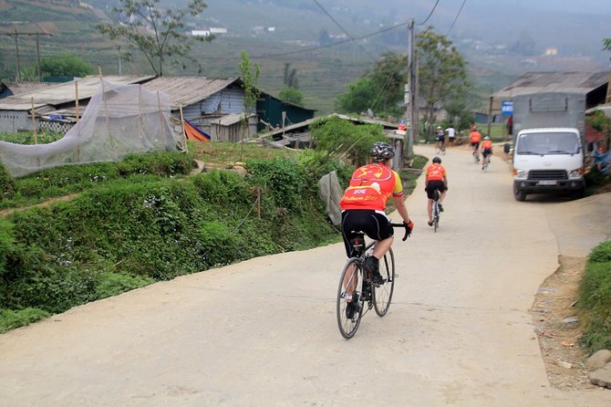 Sapa Easy Trekking Villages 2 days, 1 night: Meals, Local guide, 3 star hotels - Day 2 trails: Ta Van, Ta Van-to-Y Linh Ho energy, and terrace views
