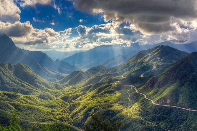 SaPa Motorbike Tour - Half day - Visit Waterfall - Guides and safe driving: the difference you feel immediately