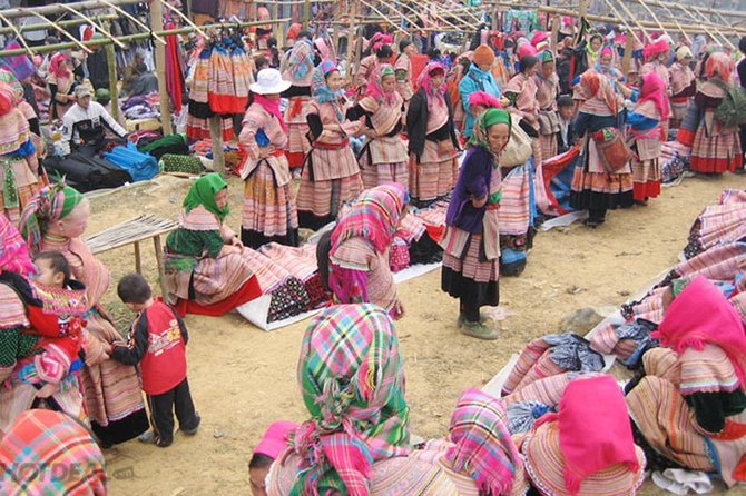 Sapa Trek Tours -2D1N Stay At 3*** -TRANSFER BY SLEEPING BUS - Your guide makes the difference: Lala and the small-group feel