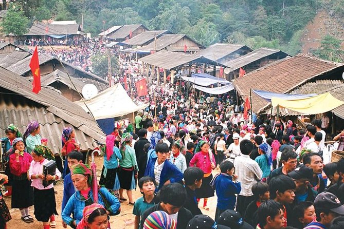 Sapa Trek Tours -2D1N Stay At 3*** -TRANSFER BY SLEEPING BUS - Day 2: Y Linh Ho village and the longer mountain trail