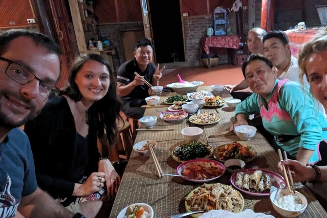 Sapa Trekking / Hiking through Sapa Valley with native Hmong - Should you book this Sapa trekking with Hmong families?