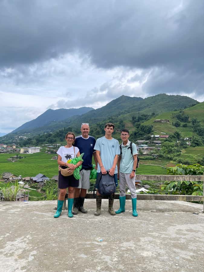 Sapa: Y Linh Ho - Lao Chai, and Ta Van Trekking Day Tour - Trail to Lao Chai: Valley Steps, Photo Stops, and Local Crafts
