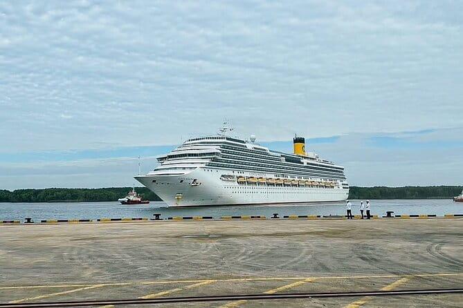 Shore Excursion: Full-day Hanoi City Tour from Halong Port - Hanoi Old Quarter: what you gain from the one-hour hit