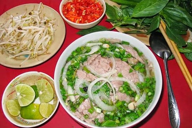 Small Group Hanoi Street Food Walking Tour with Local Guide - Stop 2: Hoan Kiem Lake for a quick reset