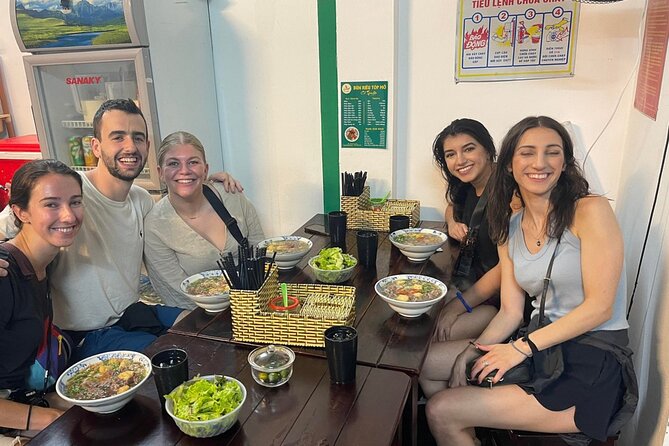 Street Food Tour with a Guide - How the 3 hours unfold in the Old Quarter