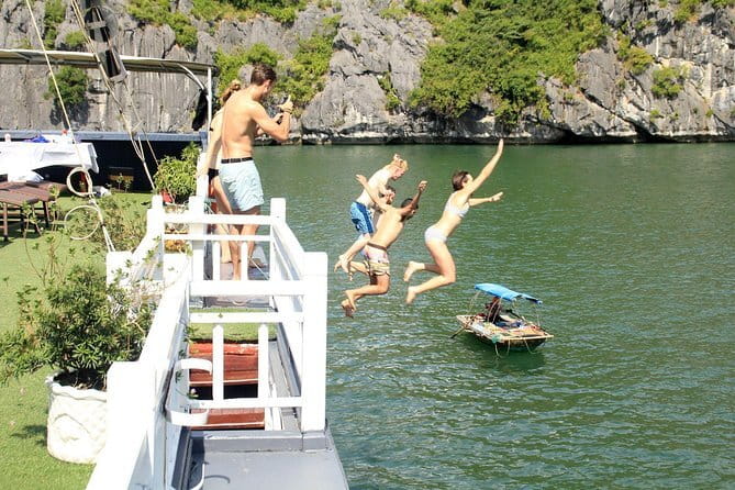 Sunset Tour in Lan Ha Bay | 4-star Daiichi Cruise - Price and value check for a 3-hour cruise outing