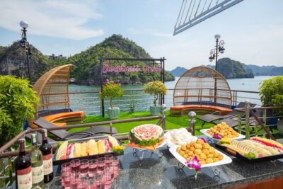Sweetness Cruise Ha Long Bay: Caves, Kayaking, Swimming & Lunch - Sung Sot Cave: where the stalactites steal the show