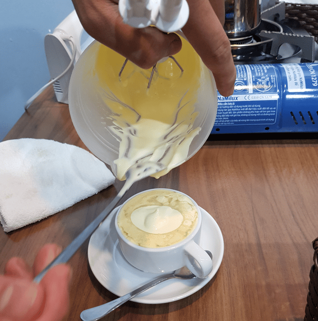 Tam coc Daily Egg Coffee Class - The social part: coffee with new friends, not just a tutorial