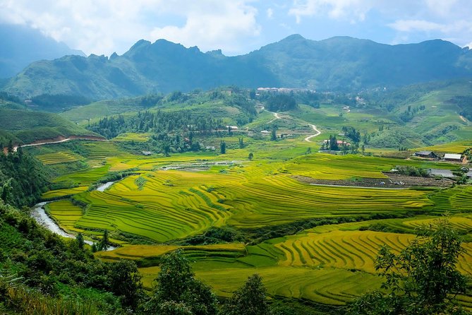 The best view and most authentic tour in Sapa (Non Touristy) - The Cai River Paddleboarding Part: Beginner Friendly, Sunset Timed
