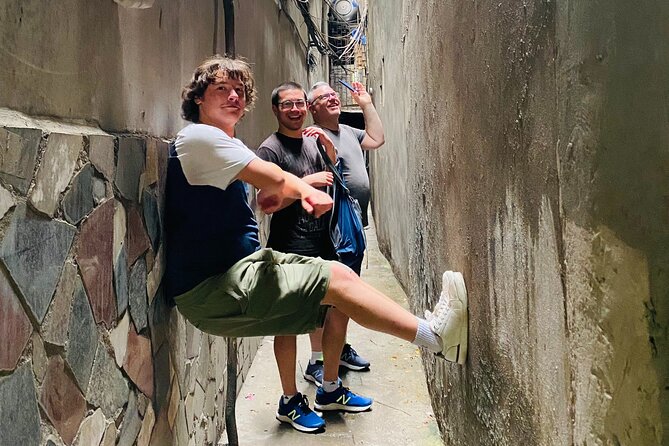 The Hidden Hanoi Old Quarter Experience - Stop 2: Long Bien Bridge as a living city symbol