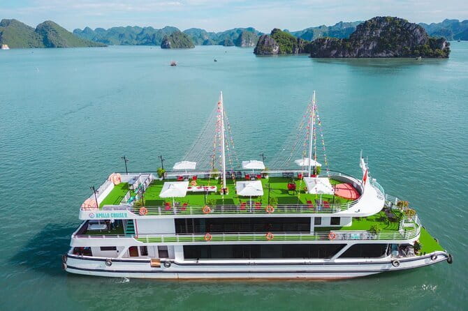 Three Traditional Villages Private Day Tour from Hanoi - Stop 2: Thủ Sĩ bamboo fish traps and meeting Mr Luong Son Bac’s world