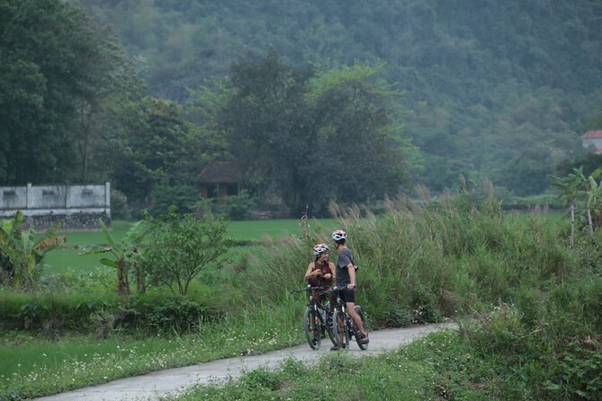 Trang An and Bich Dong Luxury Small Group Tour with Cycling - Guide Style and Group Flow: The Difference Between Average and Great