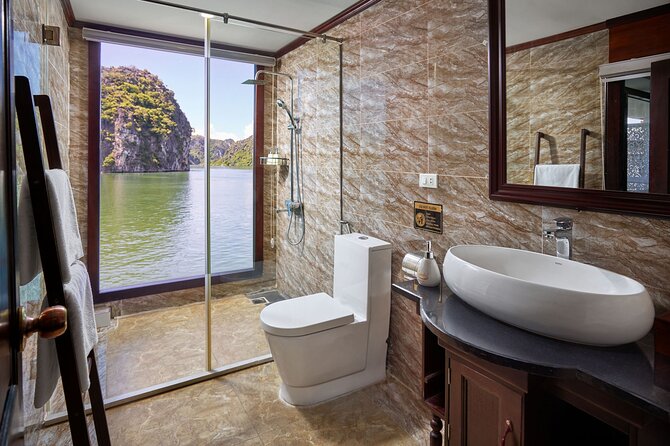 Verdure Lotus Classic Cruise in Halong Bay & Lan Ha Bay (2D1N) - The return by Halong Bay: use that 30 minutes well