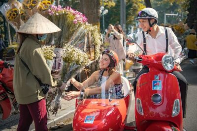 Vespa Sidecar Sightseeing and Cuisine Tour in Hanoi - Phu Tay Ho and Chua Tran Quoc: temples where the stories make the photos better