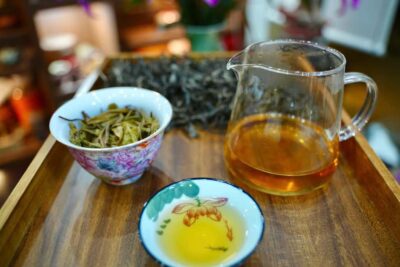 Vietnam Tea Tasting - Giang Egg Coffee & Train Street Visit - Tea House Lesson: Green vs Red Tea and the Brewing Steps