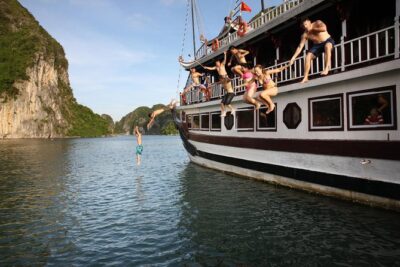 Vietnam tour: north packages tour 5 days 4 nights - Hanoi City Day: Tran Quoc, Ho Chi Minh Mausoleum, Temple of Literature, Hoa Lo